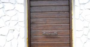 Portone mercantile 2 in legno su misura